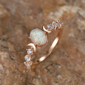 Anello Stile Luna Ovale per Donne, Design Vintage, Accessorio da Dito per Uso Quotidiano - Product Image 1