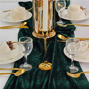 <span class=keywords><strong>Chemin</strong></span> <span class=keywords><strong>de</strong></span> <span class=keywords><strong>table</strong></span> en velours <span class=keywords><strong>vert</strong></span> émeraude bordeaux moderne et luxueux pour la maison, les mariages, les banquets, les fêtes <span class=keywords><strong>de</strong></span> Noël, les hôtels - Product Image 3