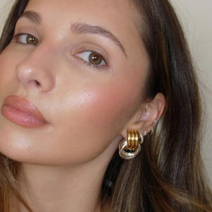 अद्वितीय गहने डिजाइन ट्रेंडी 18k गोल्ड प्लेटेड दो-टोन मुड़ क्रॉस थ्रेड स्टेनलेस स्टील पंक शैली की स्टड इयररिंग - Product Image 5