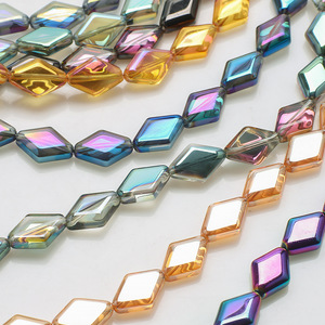 Pendentif en perle de verre cristal en forme de losange 11x15, électroplaqué coloré, pour bijoux DIY et accessoires capillaires - Product Image 1