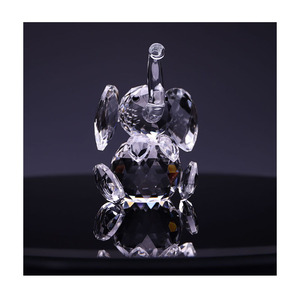 Figurines d'éléphants en cristal en gros d'usine, sculptures miniatures d'animaux en verre pour cadeaux de mariage - Product Image 1