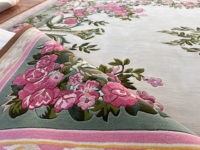 Handgefertigter Wollteppich Großer Flächenteppich in Rot Traditionelles Arabisches Design für Majlis