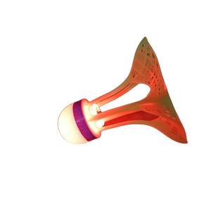 Bola <span class=keywords><strong>Shuttlecock</strong></span> Bulu Tangkis <span class=keywords><strong>Nylon</strong></span> Menyala Dalam Gelap Untuk Penggunaan Luar Ruangan Tahan Angin Busa Tahan Lama Tidak Mudah Pecah Elastisitas Tinggi Untuk Klub - Product Image 5