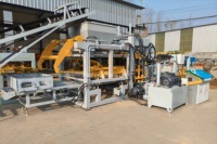 Vente directe Machine de fabrication de pavés hydraulique entièrement automatique QT10-15 avec moteur et pompe Contrôle PLC Ligne de production de ciment