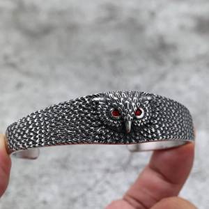 Pulsera de Búho de Plata Tibetana con Diseño Abierto en Forma de C, Ojos Rojos, Patrón Animal, Joyería, Regalo para Hombres y Mujeres - Product Image 3