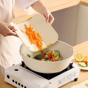 Juego de tablas de cortar portátiles plegables de tres partes, de doble cara, de calidad alimentaria, para uso en la cocina y camping - Product Image 1