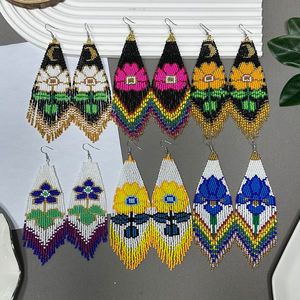 أقراط أهايَا السوداء الطويلة بشرّابات خرز – أقراط متدلية بوهيمية مهدبة وبارزة بخرز البذور ونمط قبلي - Product Image 1