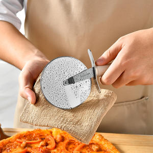 Couteau à <span class=keywords><strong>pizza</strong></span> transfrontalier en acier inoxydable, roulette à <span class=keywords><strong>pizza</strong></span>, coupe-pâte, petit outil de cuisine domestique pour <span class=keywords><strong>la</strong></span> pâtisserie, couteau à nouilles - Product Image 4