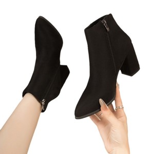 <span class=keywords><strong>Stivali</strong></span> da Donna in <span class=keywords><strong>Camoscio</strong></span> Autunno-Inverno 2024 con Tacco Spesso a Punta, Cerniera Laterale, Impermeabili e con Piattaforma916 - Product Image 5