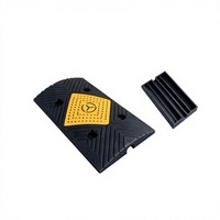 Pare-chute de câbles portable fixe en PVC caoutchouc 500*300*50mm avec fentes de drainage pour usage extérieur humide sur surface en mortier de ciment, vitesse 1-5 mph