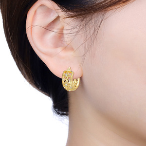 Nuevos aretes de aro con estampado retro, aretes originales de moda para chicas, ideas creativas para regalos - Product Image 5