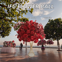 Boule de fleurs artificielles romantiques en soie rouge et blanche Uschool HQ045, design incassable, pour centre de table de mariage, Chine - Vente chaude
