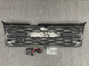 Lưới tản nhiệt trước Toyota Land Cruiser LC100 tích hợp đèn LED kiểu GR, dành cho FJ100 - Product Image 4