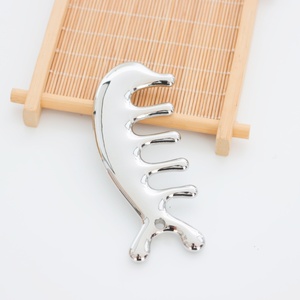 Herramienta Profesional de Masaje y Raspado de <span class=keywords><strong>Cabeza</strong></span> de Metal para Spa, Portátil, de Aleación de Zinc, Color Plateado, para Relajación Muscular y Crecimiento del Cabello, Peine Gua Sha - Product Image 1
