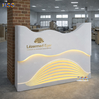 Comptoir d'accueil moderne pour clinique dentaire et hôpital, design en surface solide, vente en gros, logo personnalisé, petit bureau d'accueil pour spa de massage avec LED blanches