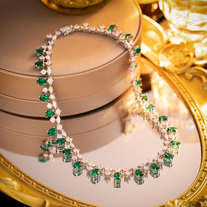 Collier lourd en argent sterling avec pierre ovale émeraude verte de laboratoire, style tendance - Product Image 2