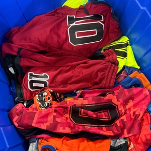 Uniforme de entrenamiento de fútbol de segunda mano usado - Product Image 4