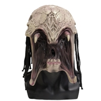 Masque intégral en latex démoniaque beige à texture craquelée, avec énorme bouche violette, dreadlocks noires et crocs, amusant, original et tendance pour fête d'Halloween