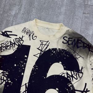 T-shirt à manches longues surdimensionné en coton lourd à imprimé graphique, style streetwear, bords bruts, lavage à l'acide, vente en gros - Product Image 3