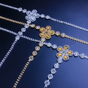 FanYue Sexy Catena per il Corpo Placcata Oro da Donna, Gioielli con Strass a Fiore Giallo, Catena per Perizoma, Catena per Vita T-back, Lingerie - Product Image 3