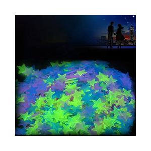 50 pièces d'autocollants muraux en étoiles 3D lumineuses qui brillent dans le noir pour les chambres d'enfants, les chambres de bébé, le <span class=keywords><strong>plafond</strong></span>, la décoration de la maison, autocollants d'étoiles fluorescents - Product Image 1