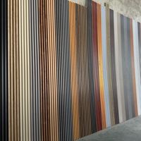 Panneaux muraux en PVC WPC à grain de bois pour la décoration, panneaux muraux cannelés en composite bois-plastique WPC