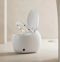 Toilette intelligente en céramique moderne de luxe, version premium, avec couvercle à lavage automatique, siège chauffant intelligent et télécommande, double chasse d'eau