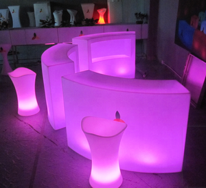 Tavolo da Bar Curvo a LED Portatile per Noleggio, Arredamento Illuminato per Nightclub, Bancone Bar Circolare Leggero e Luminoso - Product Image 1
