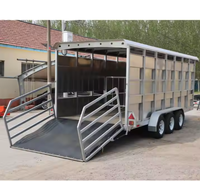 Remorque de transport d'animaux et de bétail de 5 tonnes à 3 essieux avec cadre d'escalade pratique