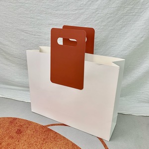 Custom Retail Kraft <strong>Paper</strong> Shopping Clothing Shopping Gift <strong>Bag</strong> Luxury Handle Mini Packaging <strong>Printed</strong> <strong>Paper</strong> <strong>Bag</strong> <strong>With</strong> Your <strong>Logo</strong> - Product Image 2