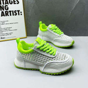 أحذية كاجوال رجالية للصيف مريحة جيدة التهوية مع نسج بأربطة بإغلاق بلون واحد وتصميم مضاد للانزلاق - Product Image 1