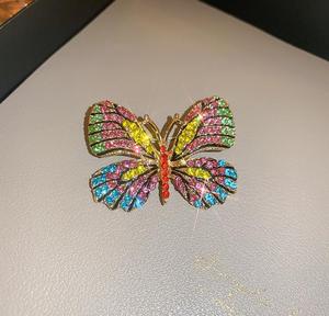 Broche de Mariposa con Diamantes de Lujo Ligero, Accesorio de Estilo Retro Industrial Pesado Europeo y Americano para Traje de Mujer, Regalo - Product Image 6