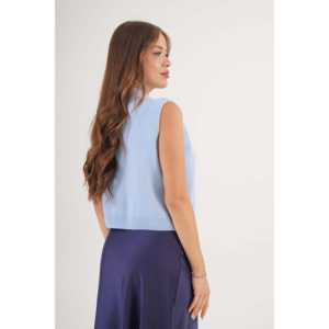 Gilet tricoté sans manches bleu ciel pour femme, style bouton escargot, 100 % acrylique - Product Image 2