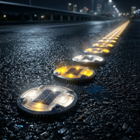 Borne de signalisation routière solaire en aluminium moulé sous pression, anti-corrosion IP68, à encastrer, pour la sécurité routière urbaine, blanc