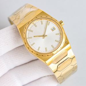 Une montre mécanique pour homme de couleur or, un excellent rapport qualité-prix. - Product Image 1