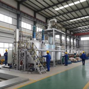 Machine de recyclage de l'huile moteur usagée en lots de 10 à 20 tonnes/jour pour une installation de raffinage de l'huile de base jaune - Product Image 1