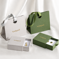 Boîte à bijoux personnalisée avec sac en papier texturé assorti, ensemble d'emballage de bijoux avec logo en feuille d'or pour bague, boucles d'oreilles, collier