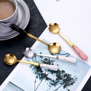ช้อนกาแฟลายซากุระน่ารัก, ช้อนสแตนเลสสำหรับของหวานพร้อมด้ามจับเซรามิก, ที่คนกาแฟลายดอกซากุระญี่ปุ่น - Product Image 1