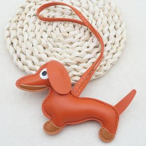 Vente chaude Porte-clés en cuir PU de haute qualité Conception personnalisée de chien Porte-clés de luxe pour voiture avec pendentif - Product Image 4
