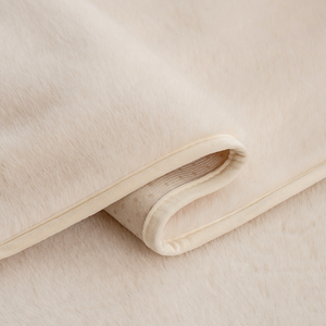 Copridivano in Finta Pelliccia di Martora Caldo per Autunno e Inverno, Tinta Unita, Personalizzabile, Antiscivolo, Adatto agli Animali Domestici - Vendita all'Ingrosso - Product Image 5