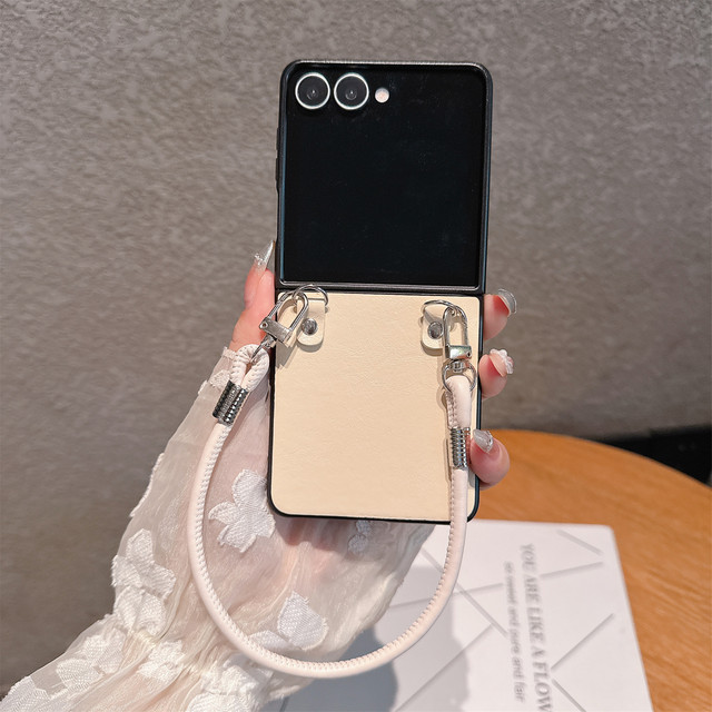 Wholesale Luxury Trendy Solid Color Anti-Drop Leather Phone Case Wrist Strap for Z Flip 7 6 5 4 Folding Series Customizable