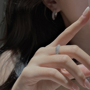 Bague en argent sterling S925 de style Chirati, luxueuse, personnalisée, zircon, tendance, texturée, brossée, incrustée de tissu, vente en gros - Product Image 3