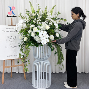 Bola de Flores Grande de Rosa Blanca de Seda Artificial y Planta Verde, Perfecta para Decoración de Fondo y Centro de Mesa de Bodas - Product Image 1