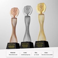 Trophée en cristal spirale creuse gravé sur mesure pour l'hommage et la reconnaissance des employés exceptionnels