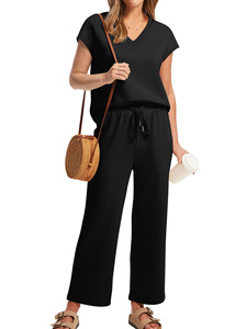 2025 pour <span class=keywords><strong>Amazon</strong></span> européen américain femmes été décontracté deux pièces costume lâche manches chauve-souris avec col en v gilet haut et <span class=keywords><strong>pantalon</strong></span> court - Product Image 3
