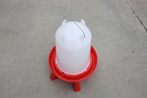 GREAT intelli Promotion Abreuvoir pour volailles et animaux avec pieds 4.5L 6L 8L 10L 14L Divers modèles abreuvoir à poulets - Product Image 4