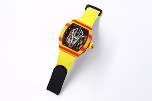 Montre mécanique pour homme de haute qualité avec boîtier élégant en alliage, bracelet en silicone, cadran en verre et affichage à aiguilles. - Product Image 4