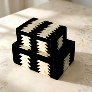 Boîte à bijoux Art Déco à 2 couches avec incrustations, motif géométrique noir et blanc, rangement rectangulaire avec couvercle - Product Image 1