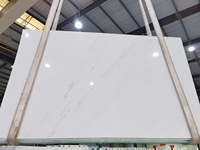 Dalles de marbre de luxe Goldtop 18 mm d'épaisseur, marbre blanc de Grèce de haute qualité, grandes dalles de marbre pour la décoration de projets d'aménagement intérieur