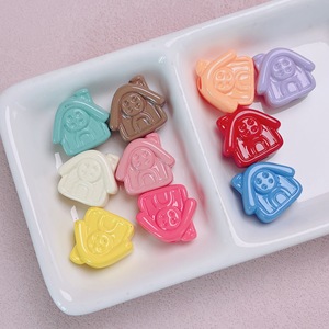 15,7*17,5mm Bunte kleine Hausform Acryl-Kunststoff perlen für die Schmuck herstellung von Kunststoff perlen
